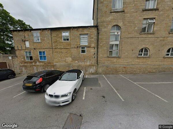 Flat Sandford Place in Leeds