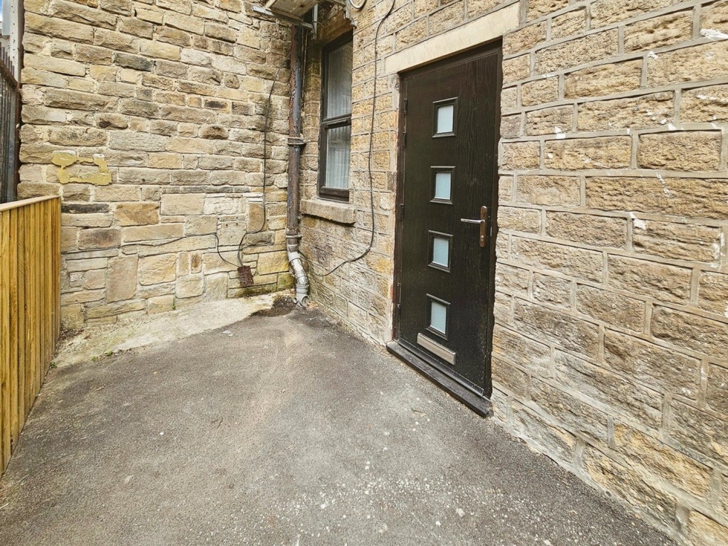 Flat Taunton Street in Bradford