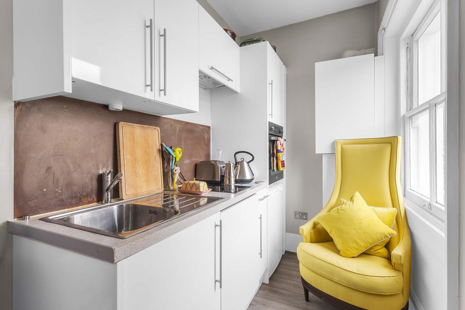 Flat Elgin Crescent in Greater London