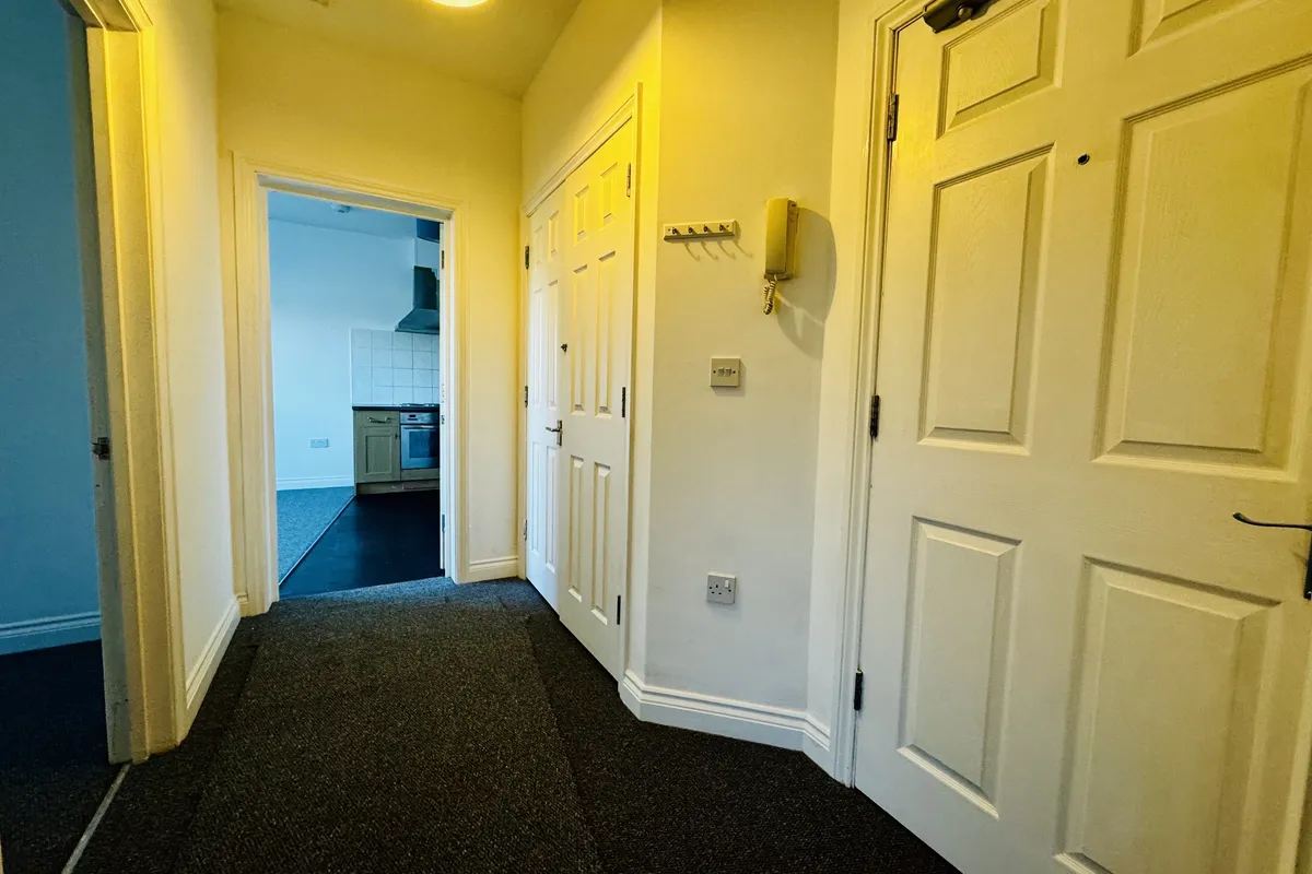 Flat Addington Road in Irthlingborough