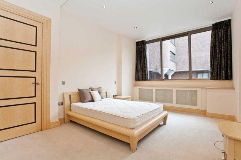 Flat Queen's Terrace in City of Westminster