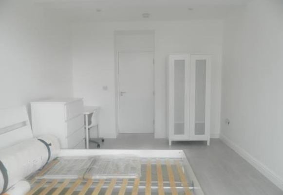Room Wood Street in Bolton