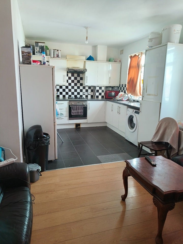 Flat Coldharbour Lane in Greater London