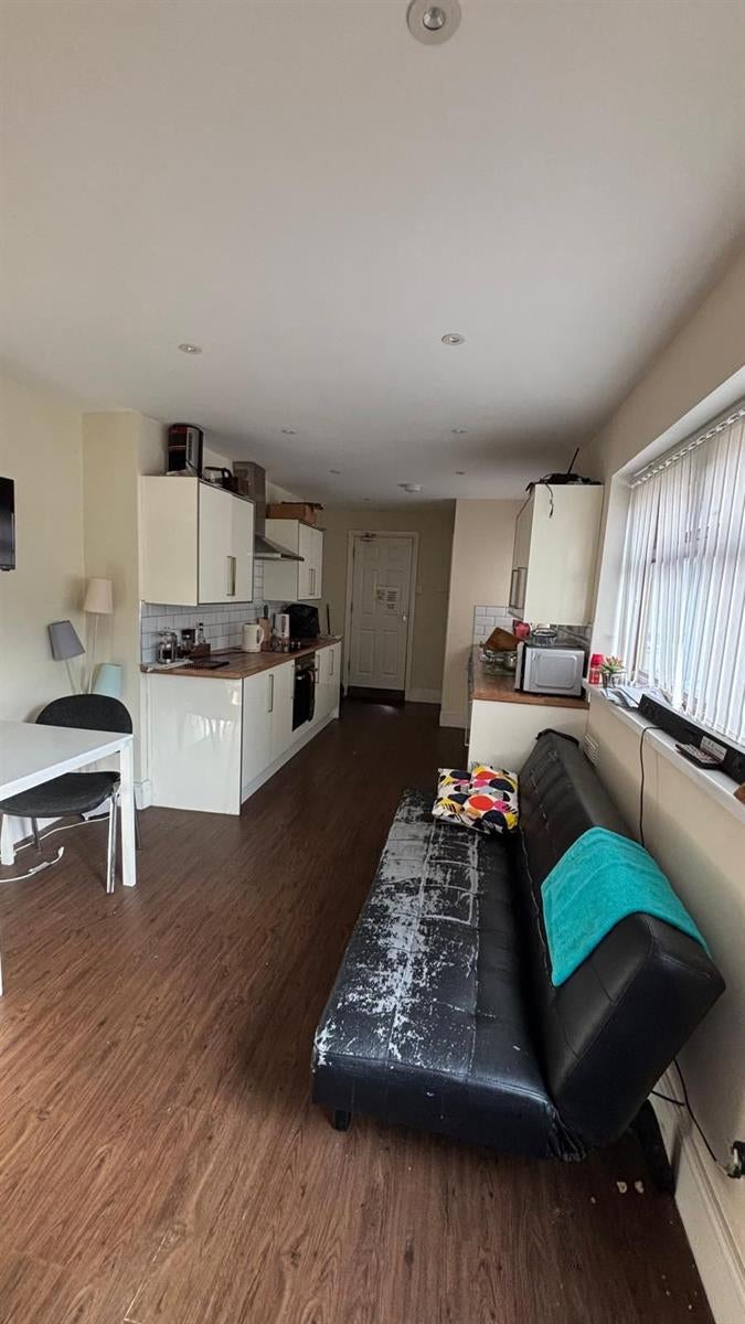Room Sherburn Street in Hull
