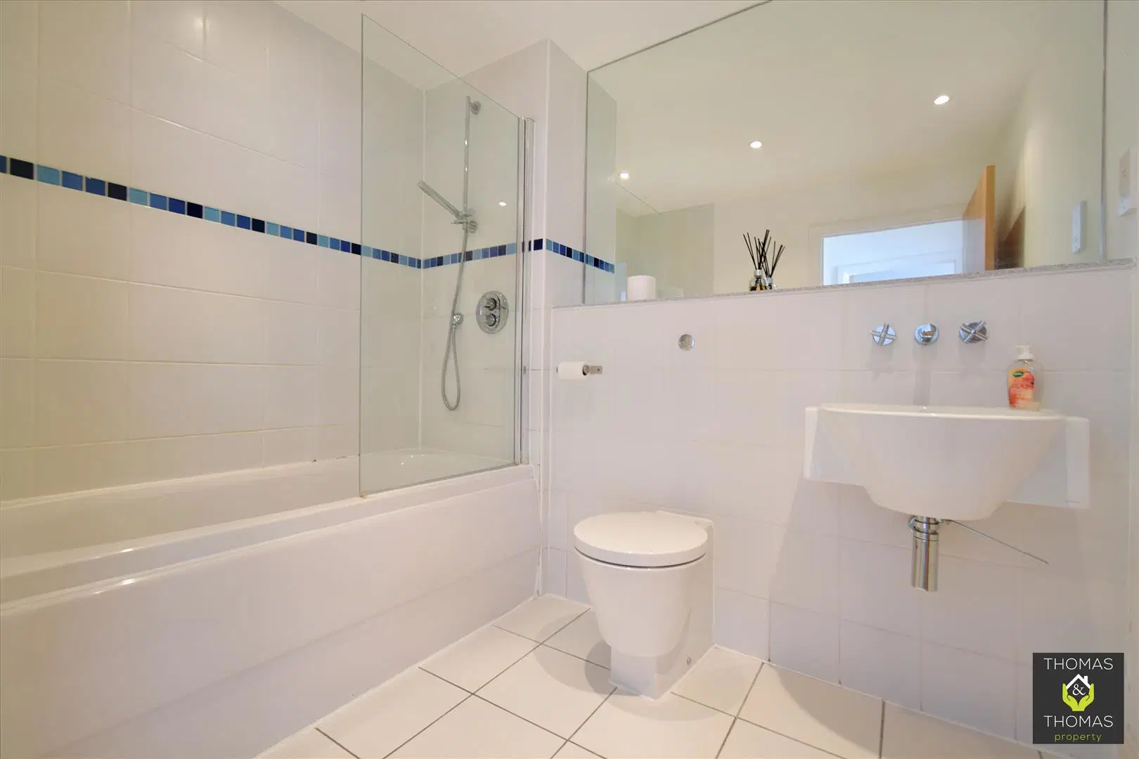 Flat Honeybourne Way in Cheltenham