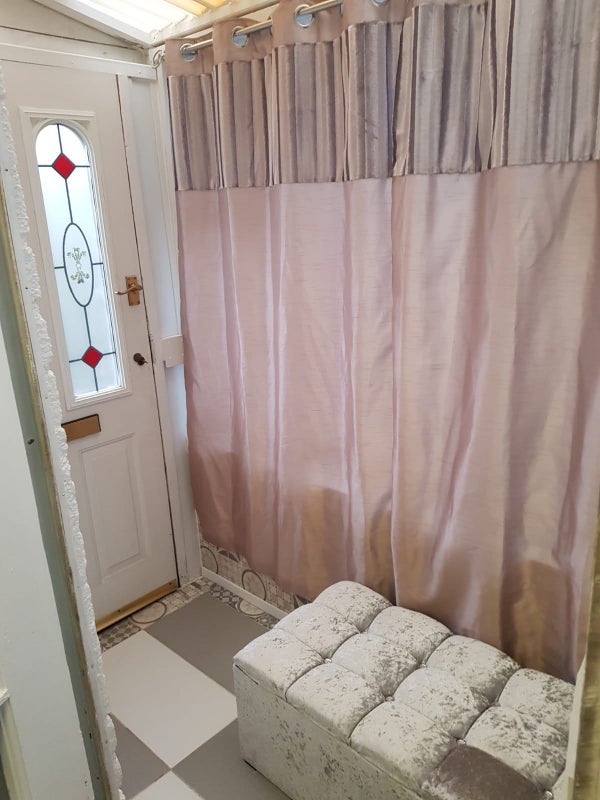 Room Ravensdale Road in Coventry