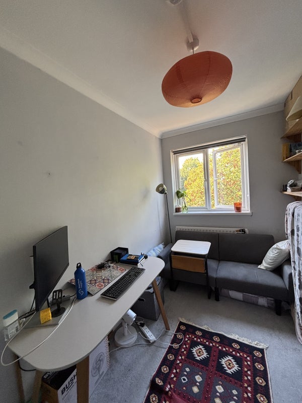 Room Cortis Road in Greater London