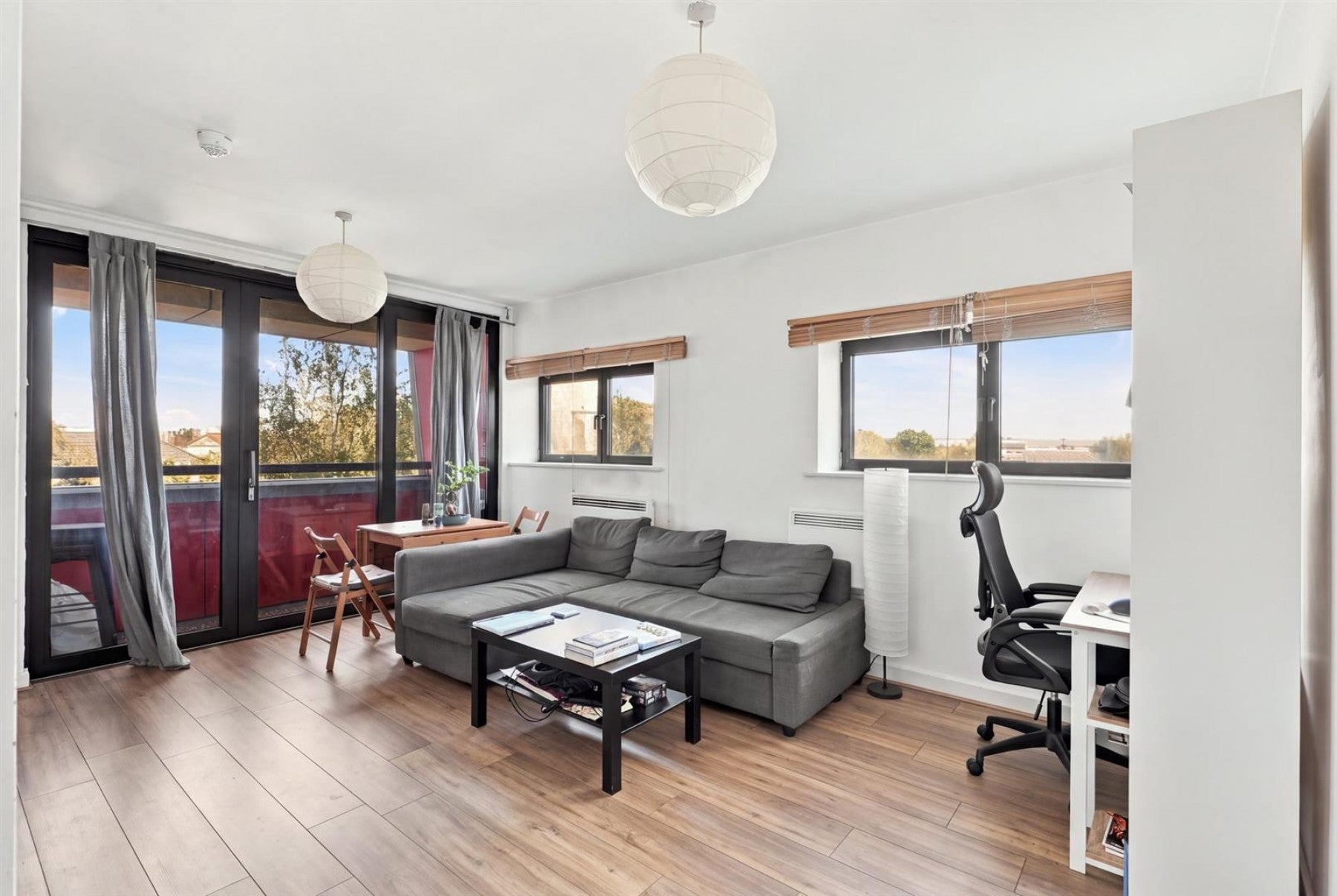 Flat Drayton Park in Greater London
