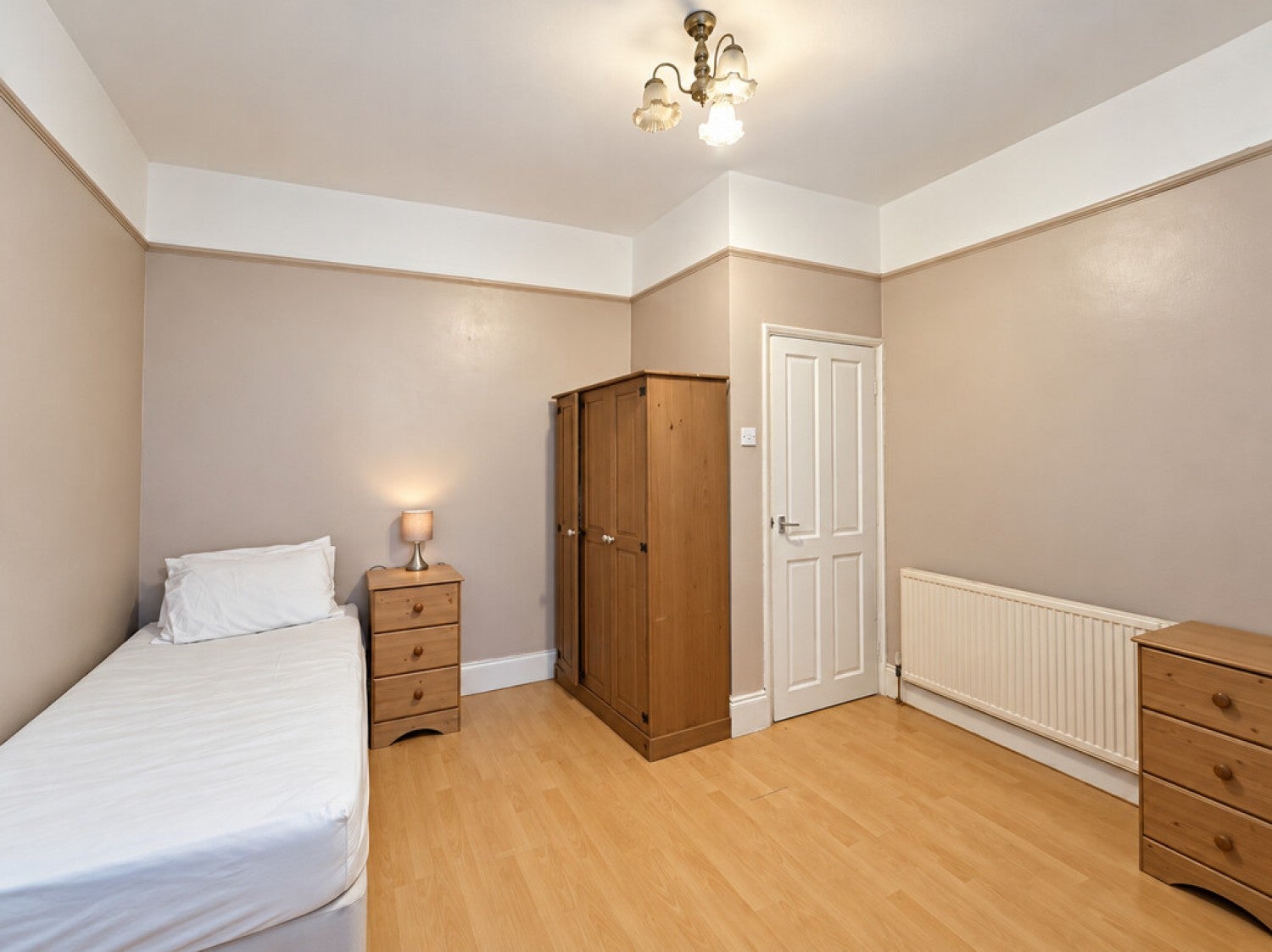 Flat St Leonards Road in Southend-on-Sea