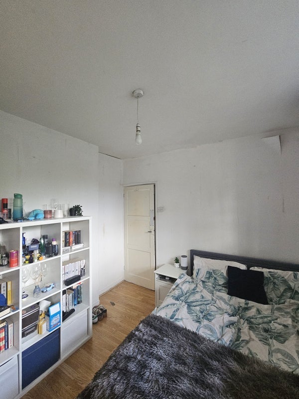 Room Falmouth Road in Greater London