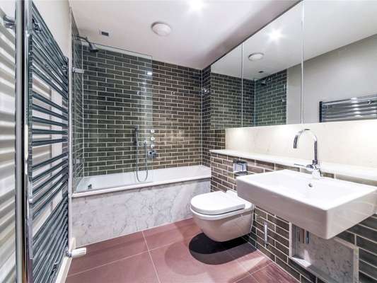 Flat Grosvenor Road in City of Westminster