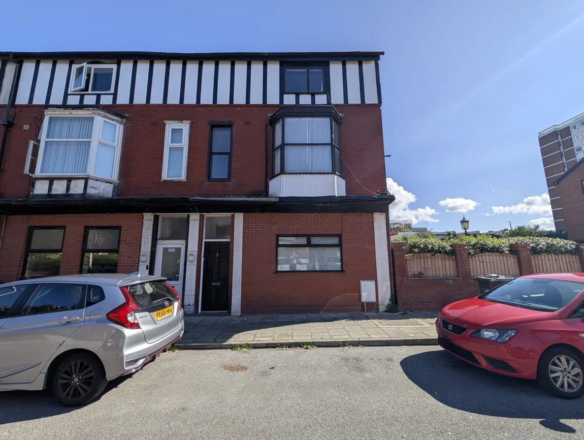 Flat Gordon Street in Southport