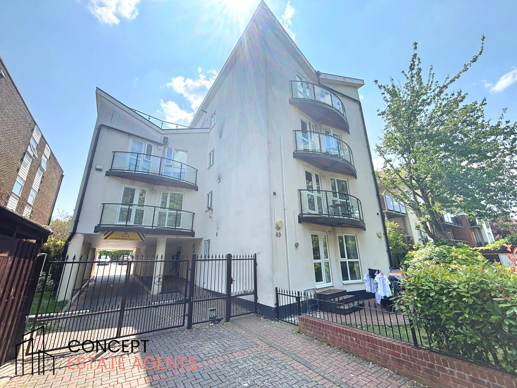 Flat Eaton Road in Greater London