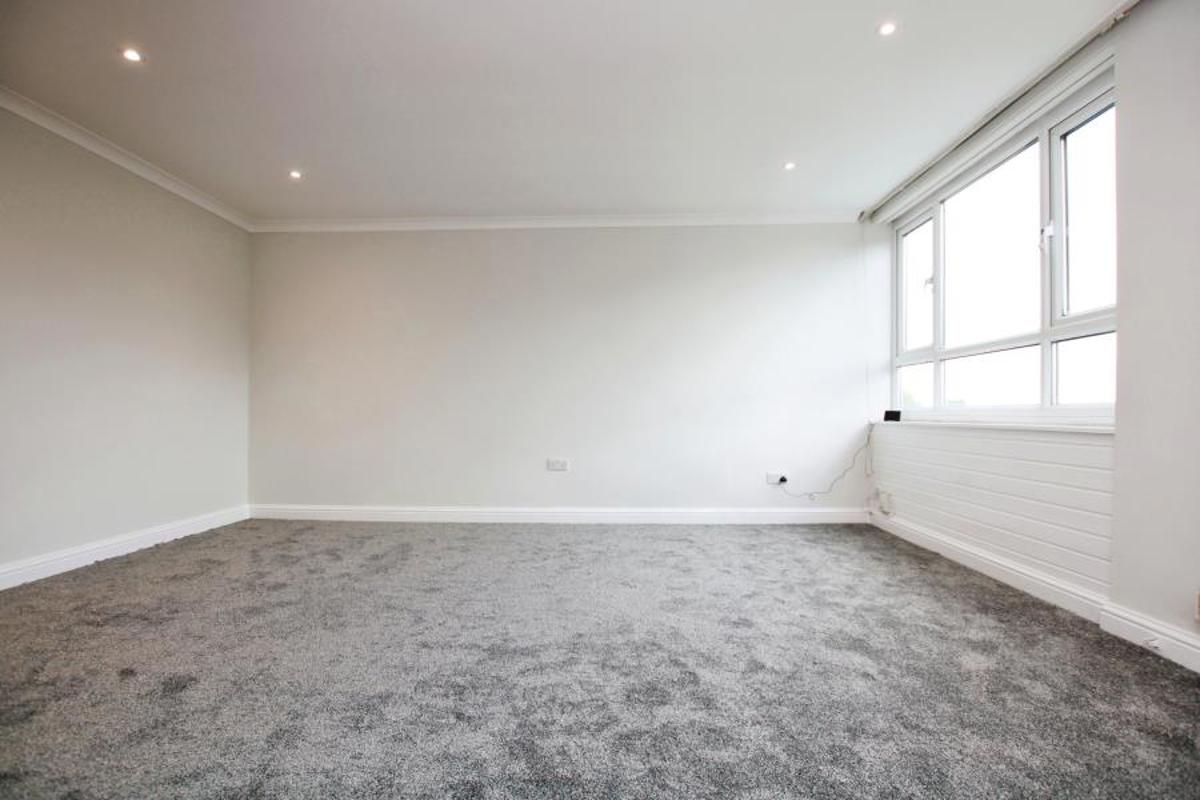 Flat Westacre Close in Bristol