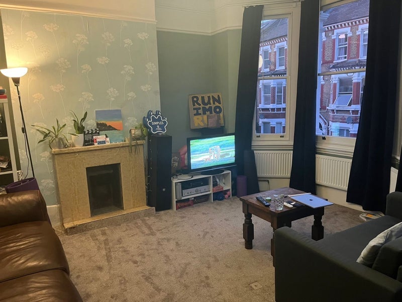 Room Tremadoc Road in Greater London