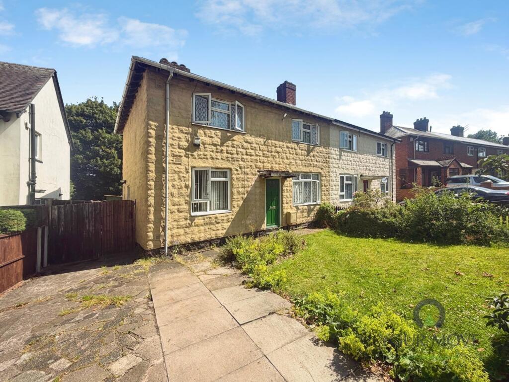 House Chantry Avenue in Bloxwich
