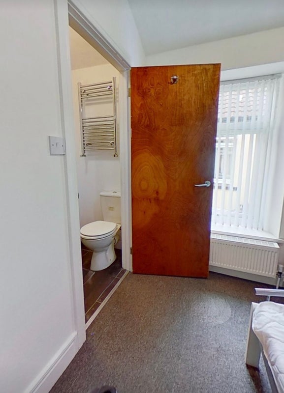 Room Lewis Street in Pontypridd