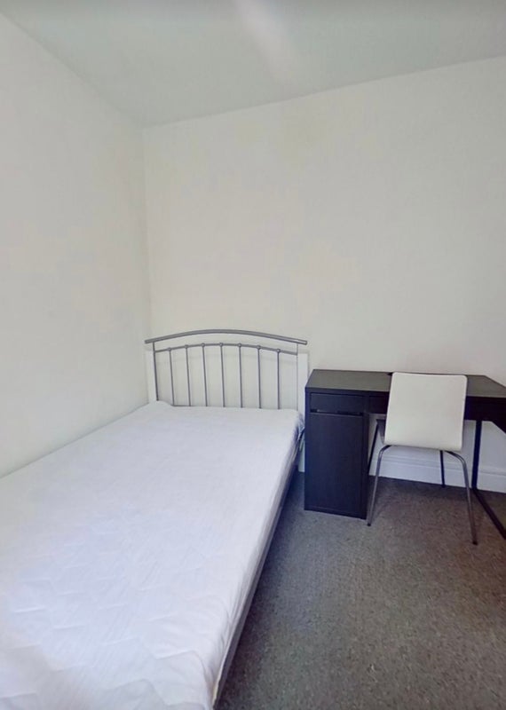 Room Lewis Street in Pontypridd
