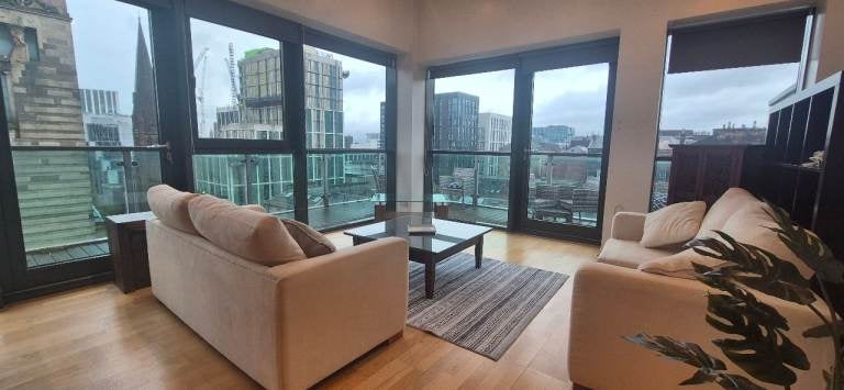 Flat Bothwell Street in Glasgow