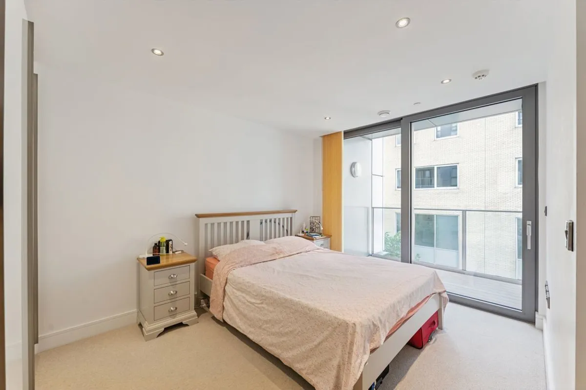 House Uxbridge Road in Greater London
