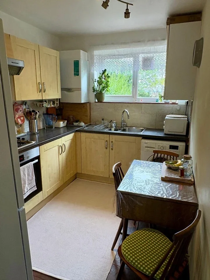 Flat Southmead Road in Greater London
