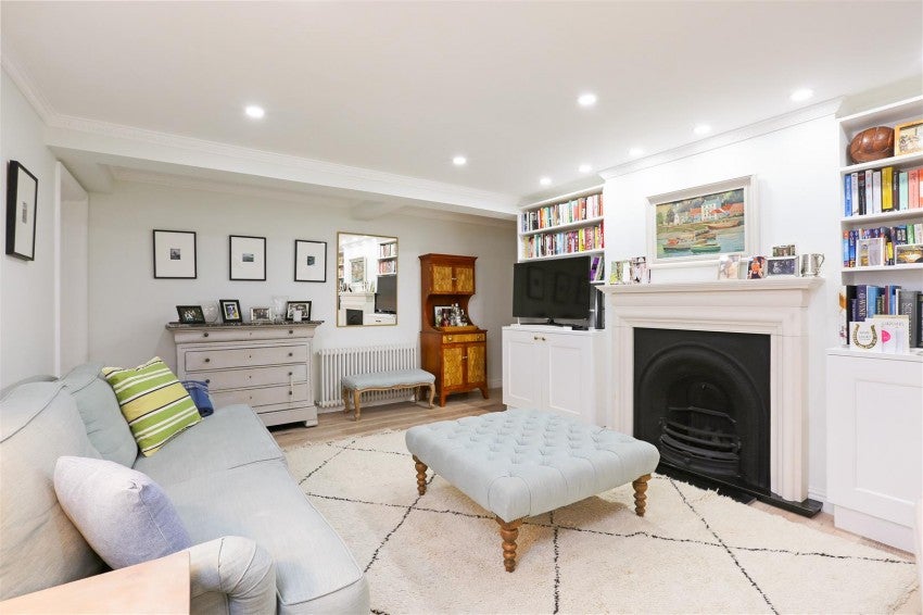 Flat Powis Square in Greater London