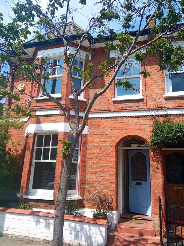 Room Japan Crescent in Greater London