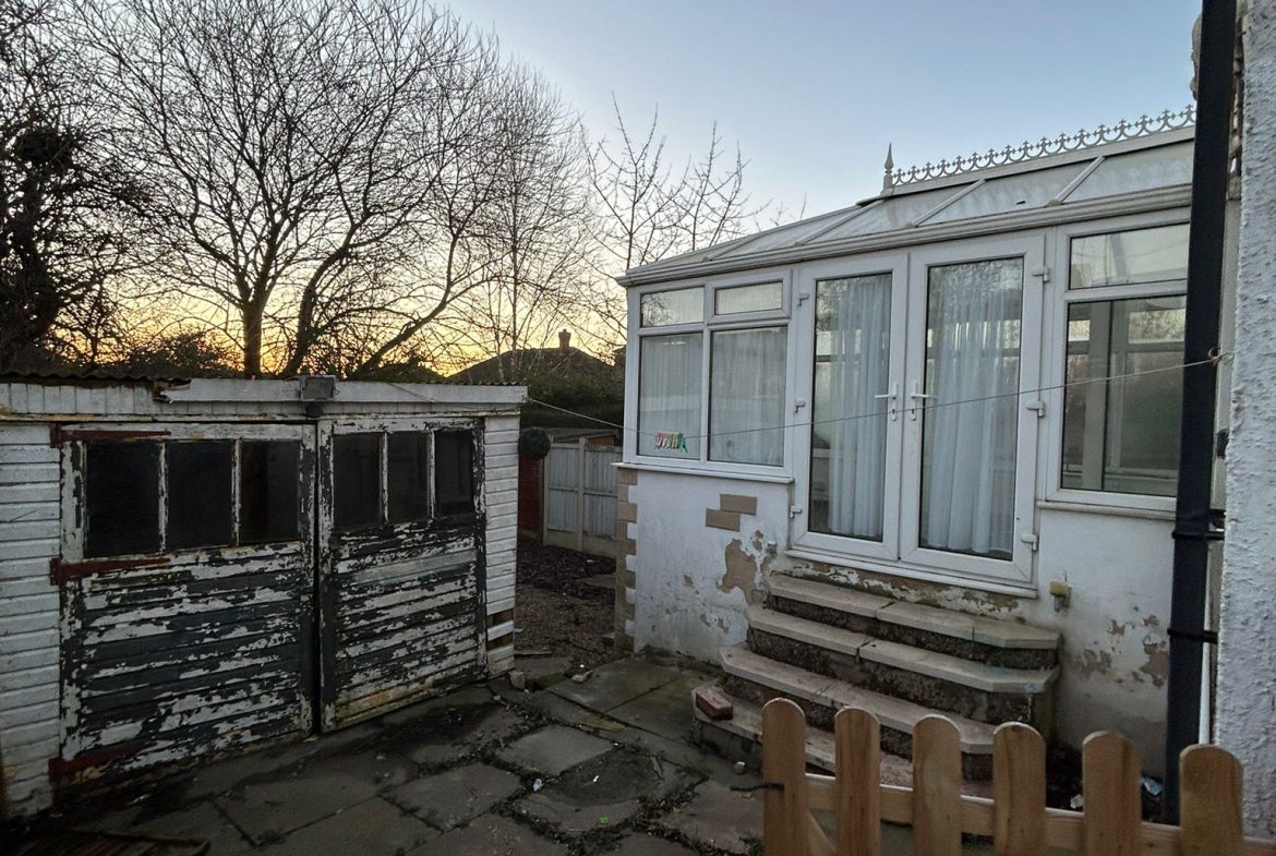House Montagu Avenue in Leeds