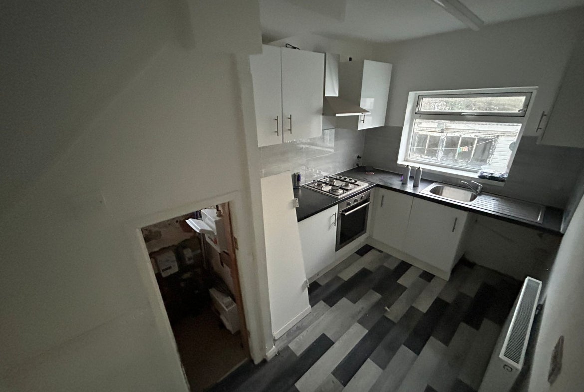 House Montagu Avenue in Leeds