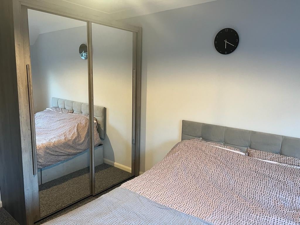 Room Woodhouse Road North in Wolverhampton