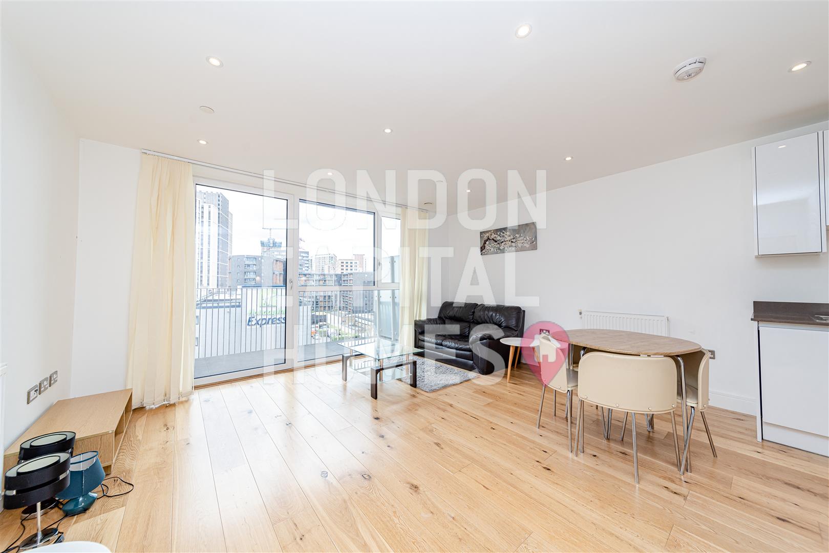 Flat Emily Street in Greater London