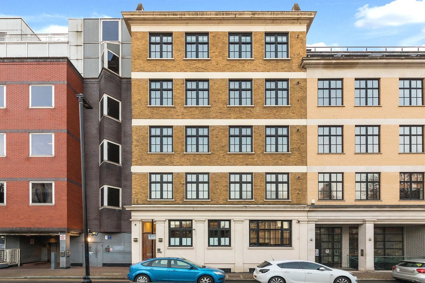 Flat St Mark Street in Greater London