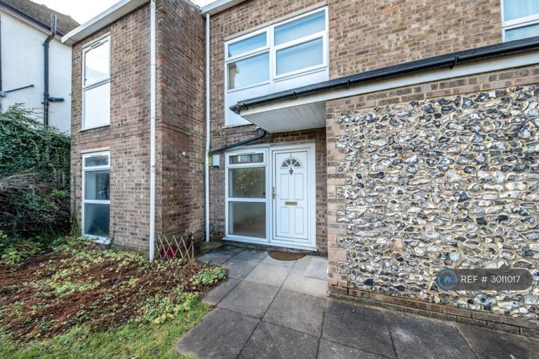Flat Farley Hill in Luton