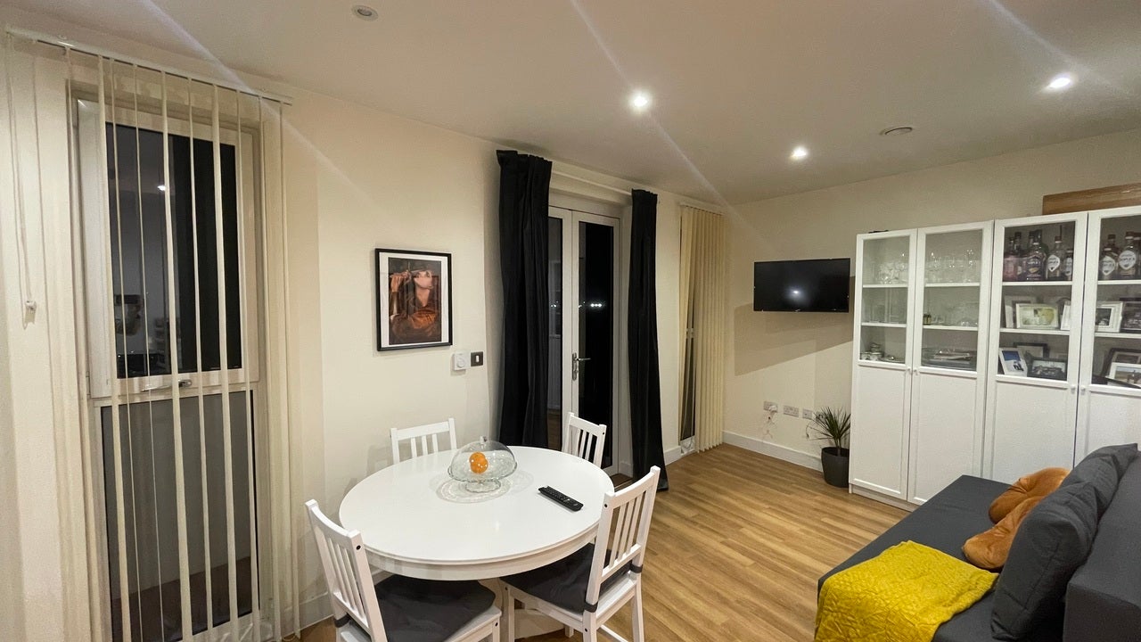 Flat Hatton Road in London