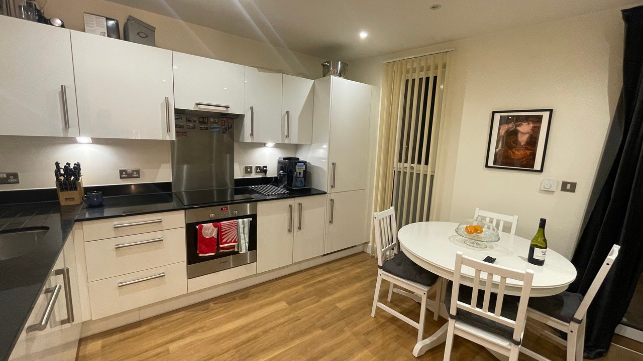 Flat Hatton Road in London