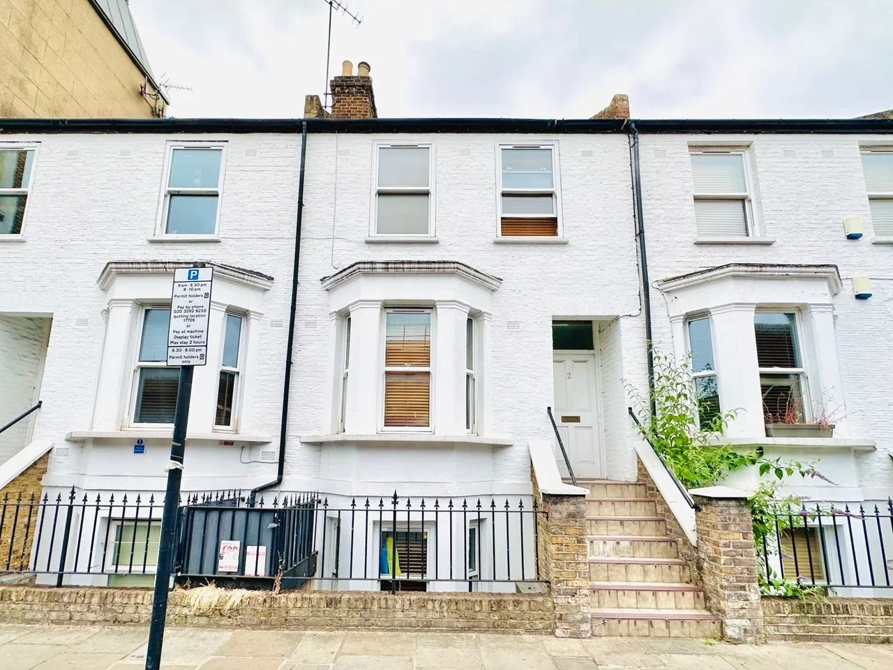 Flat Wells Road in Greater London