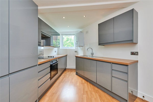 Flat Marquis Road in London