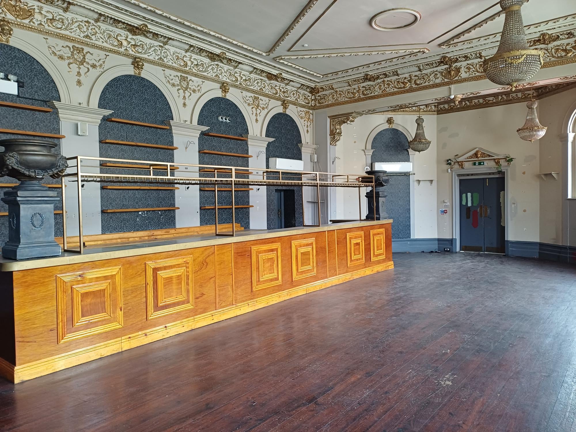 Flat Griffin Arcade in Greater London