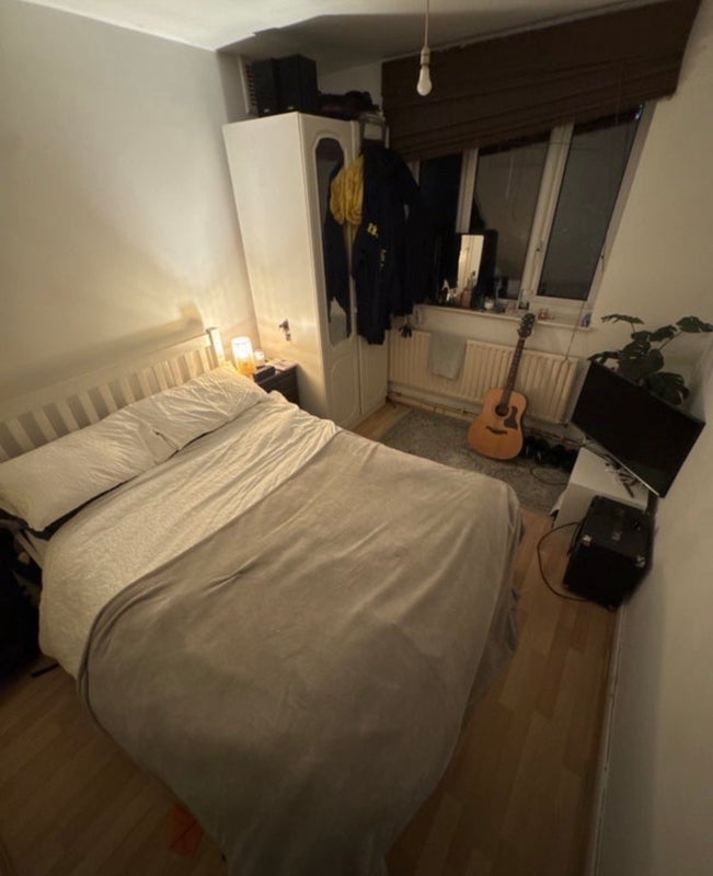 Room Cazenove Road in Greater London