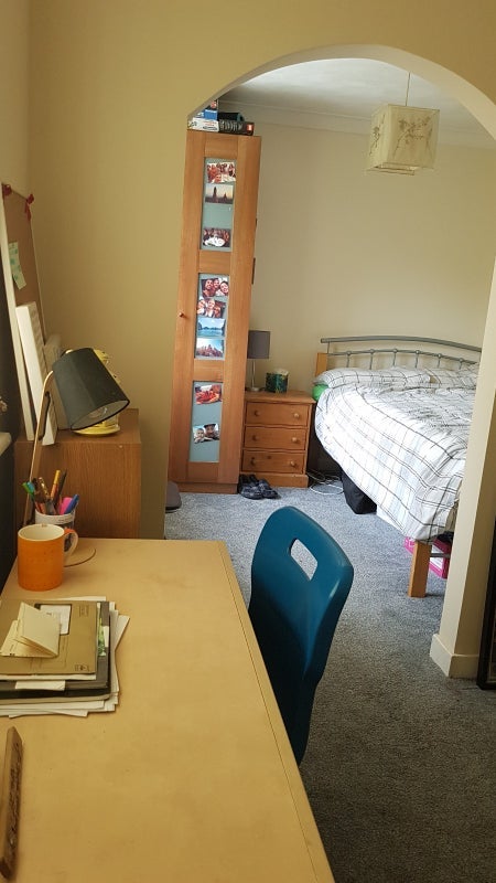 Room Mullins Close in Poole