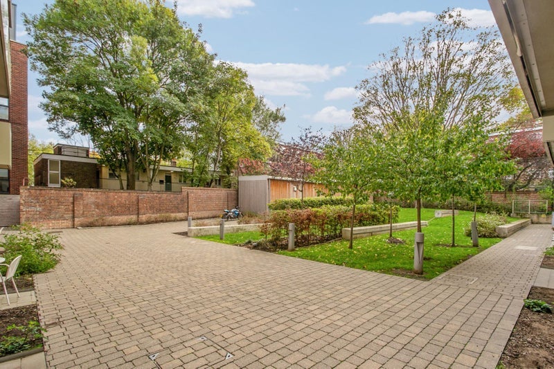 Room Dalmeny Avenue in Greater London