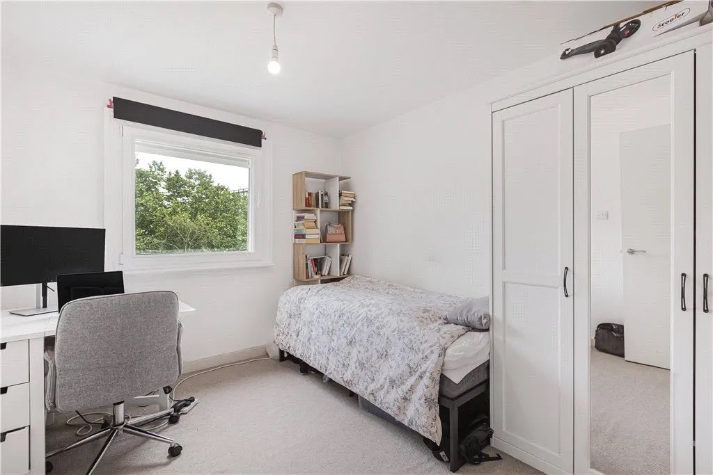 Room Premiere Place in Greater London