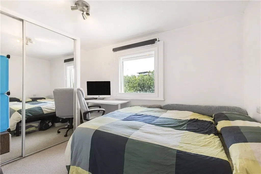 Room Premiere Place in Greater London