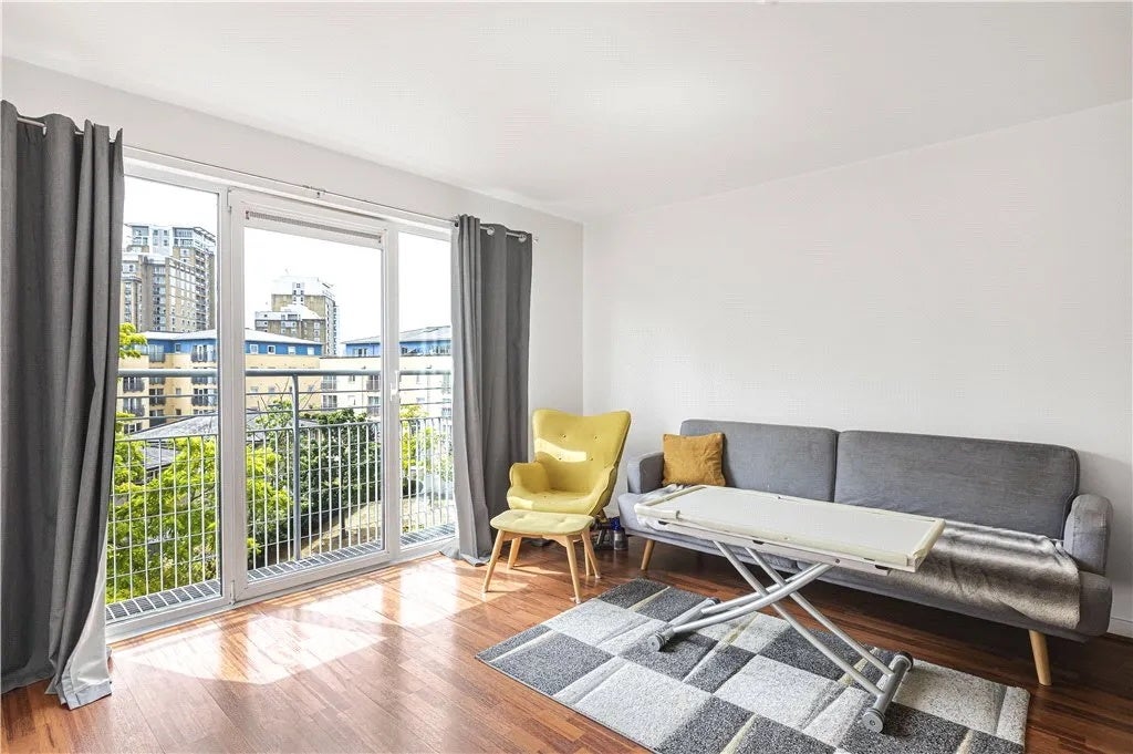 Room Premiere Place in Greater London