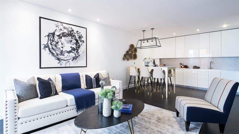 Flat Ponton Road in Greater London