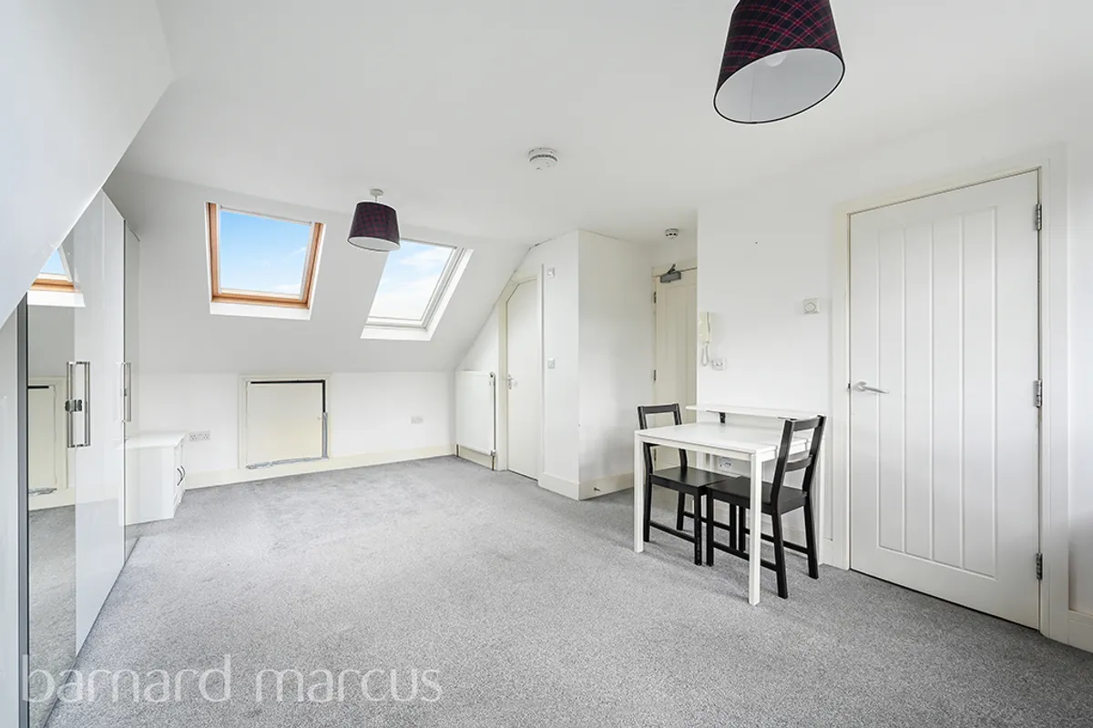 Flat Great West Road in Greater London