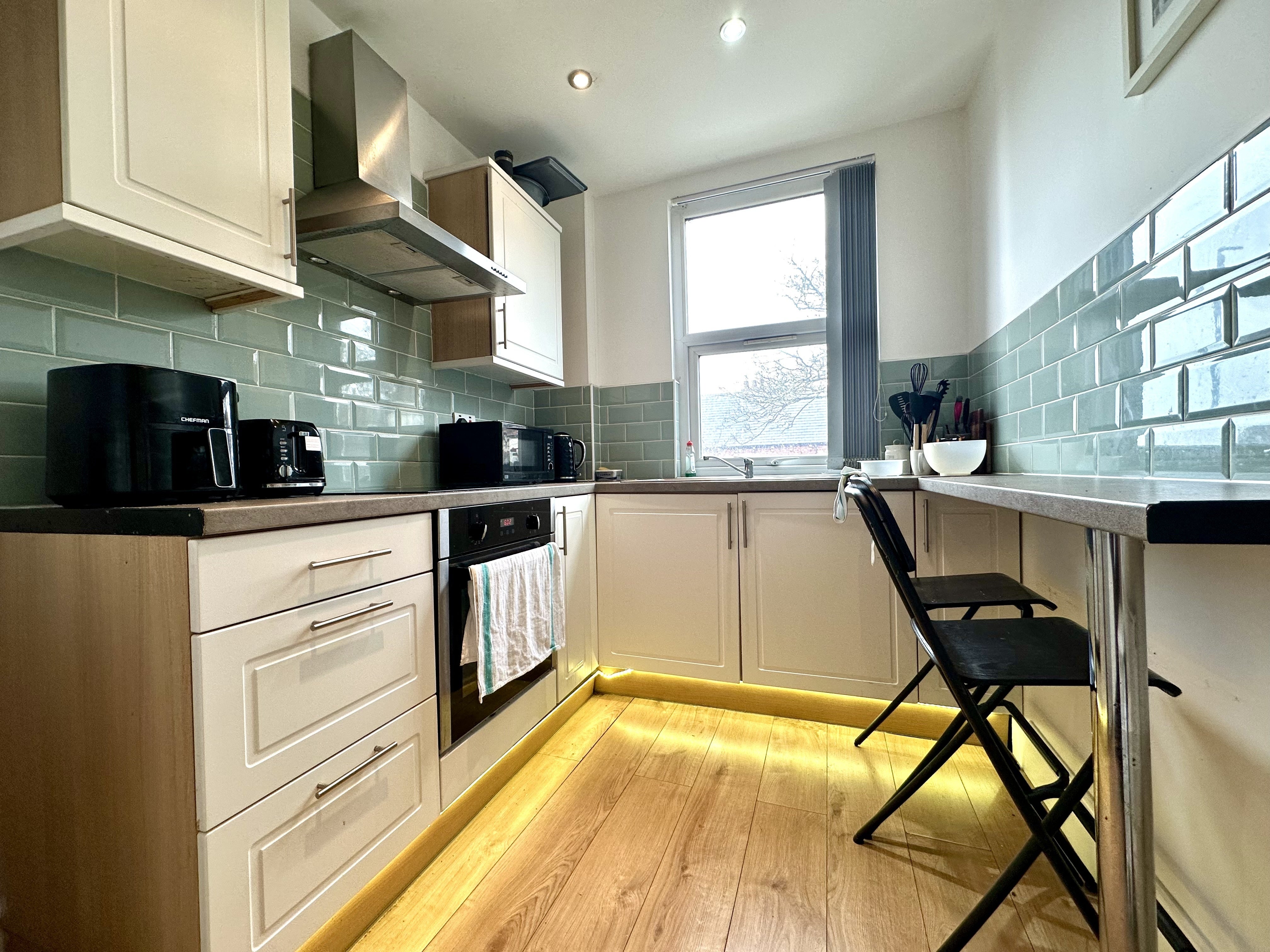 Room Back Coldcotes Avenue in Leeds