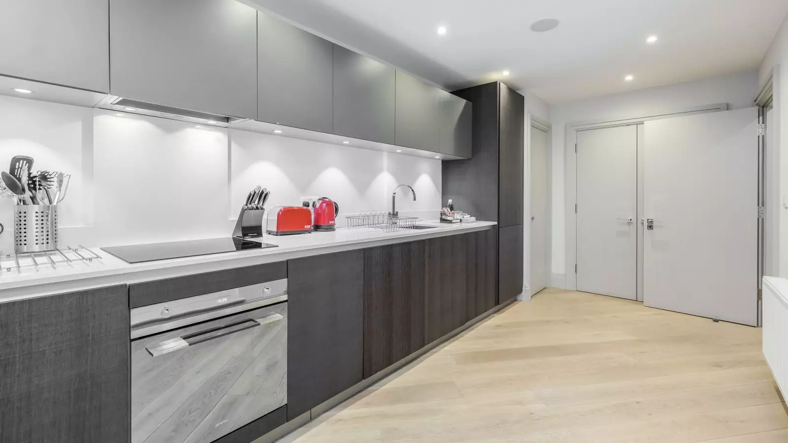 Flat Parkshot in Greater London