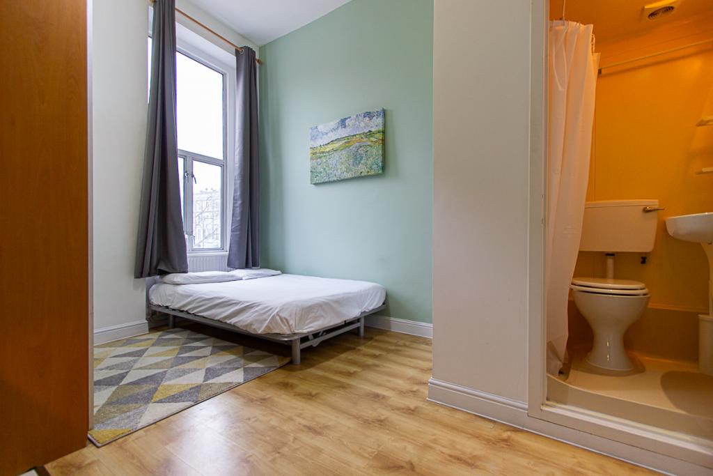 Flat West Cromwell Road in Greater London