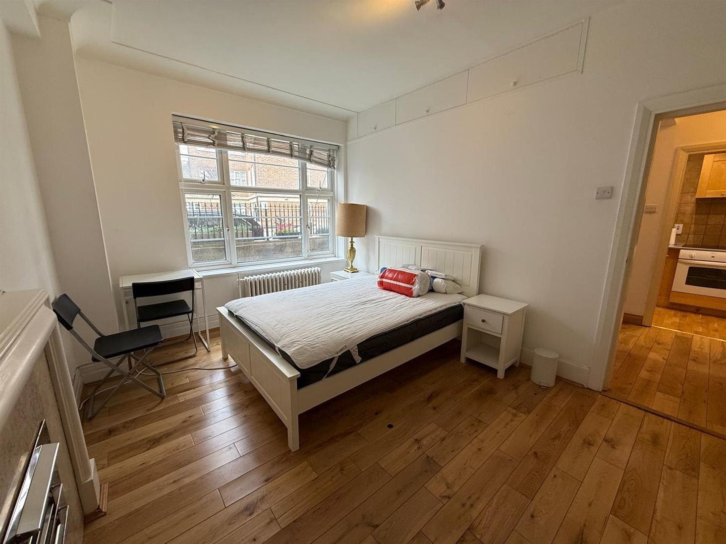Flat College Crescent in Greater London